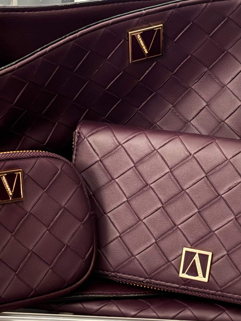 3-Piece SET Victoria "V" Shoulder Bag w/ Wallet, Coin Purse/Card/Key Holder NWT